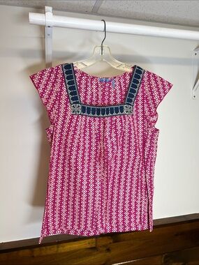 Izod Pink Patterned Top with Navy Embroidered Square Neck-‎ M